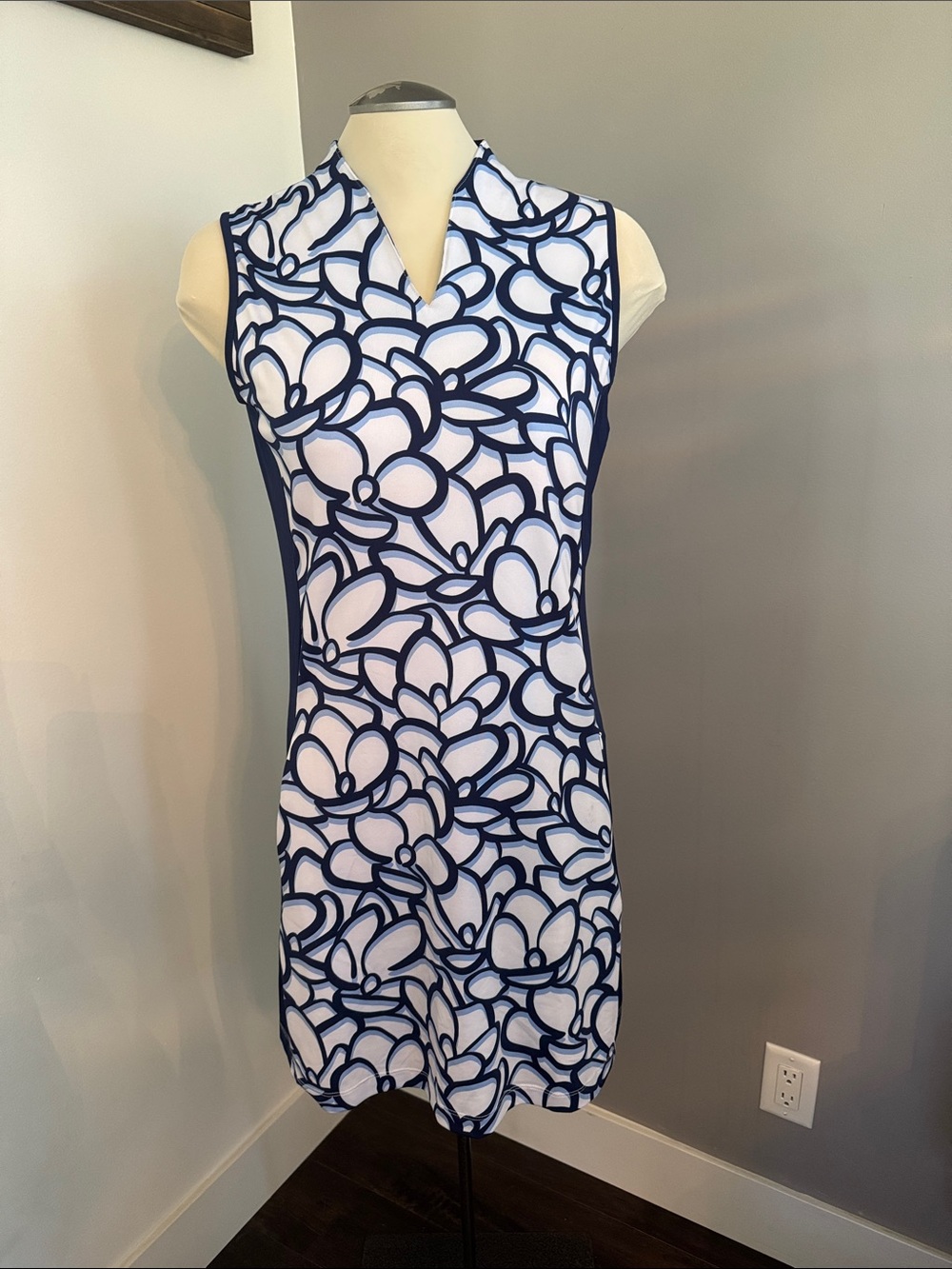 Tail Women's Navy and White Floral Sleeveless Dress Golf